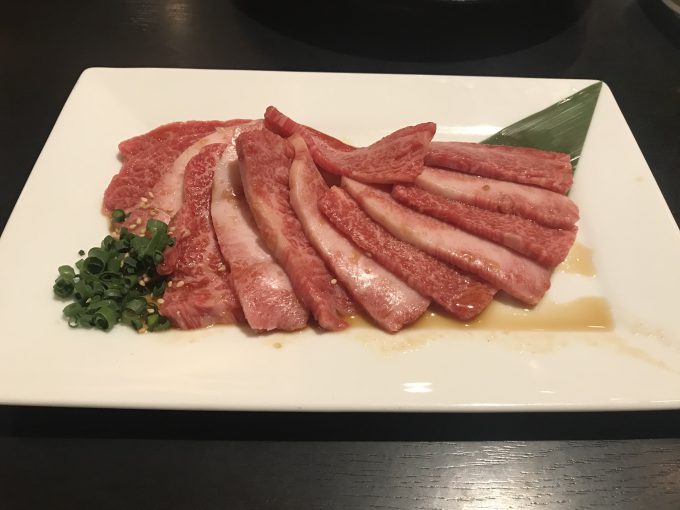 自由が丘の焼き肉店にて